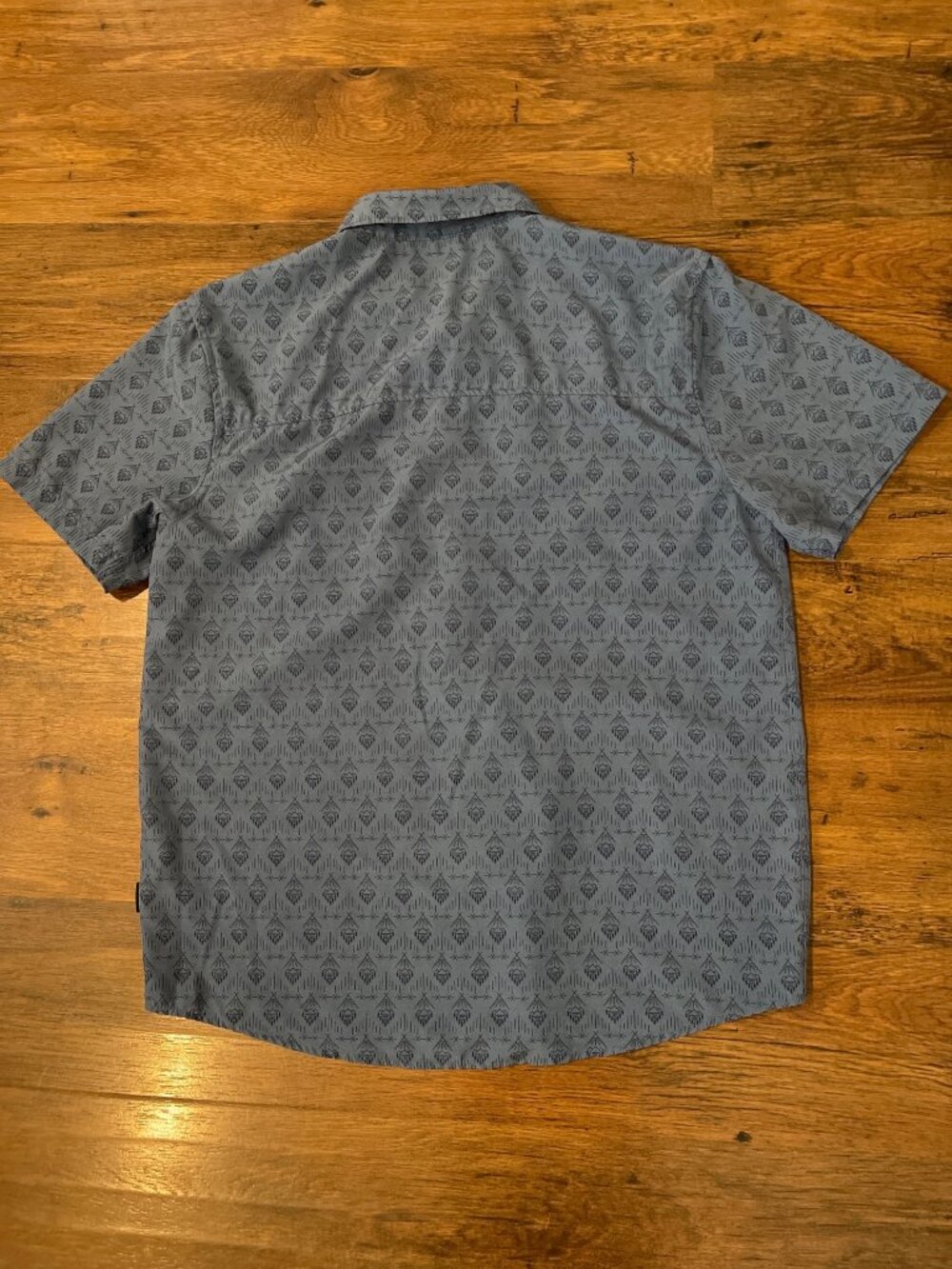 Mountain and Isles Button Shirt Blue Mens sz Medium - Picture 4 of 6